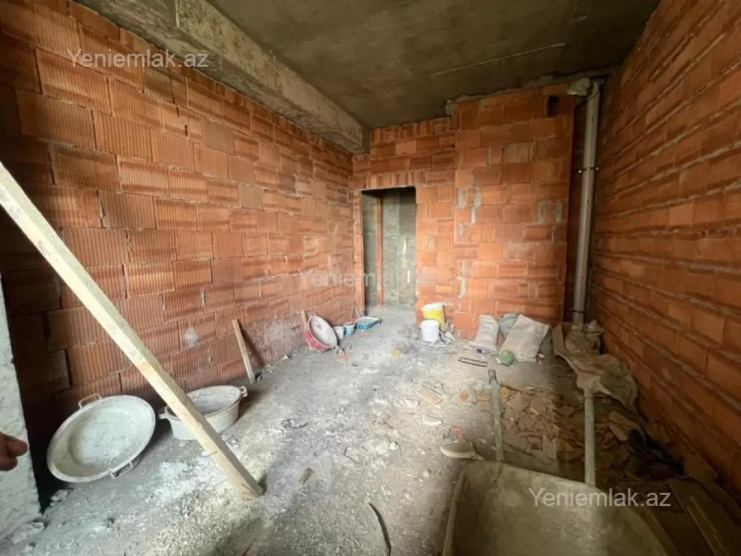 Satılır 3 otaqlı yeni tikili 130 m²