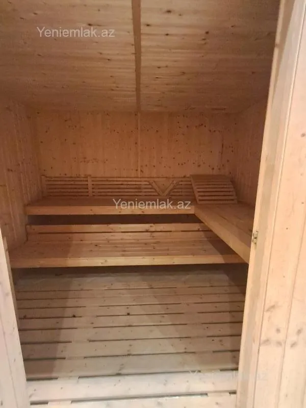 Satılır 12 otaqlı həyət evi 3000 m²