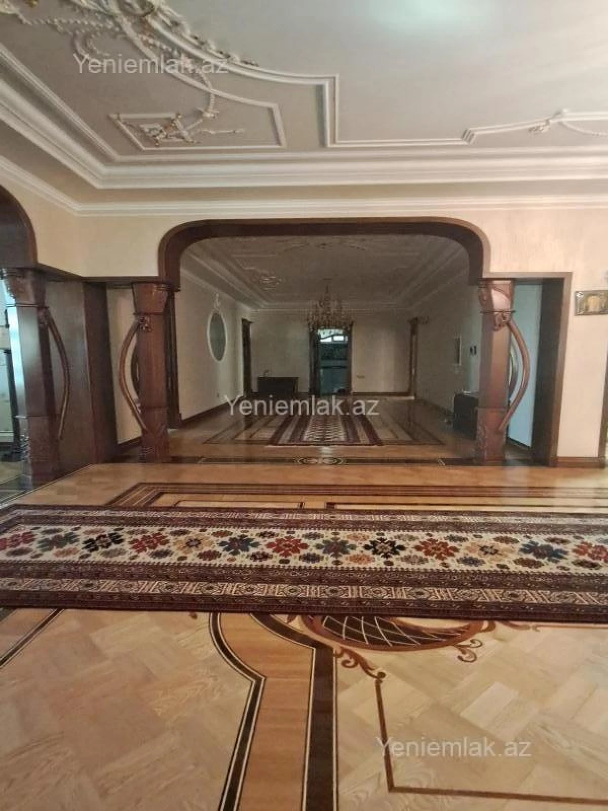 Satılır 12 otaqlı həyət evi 3000 m²