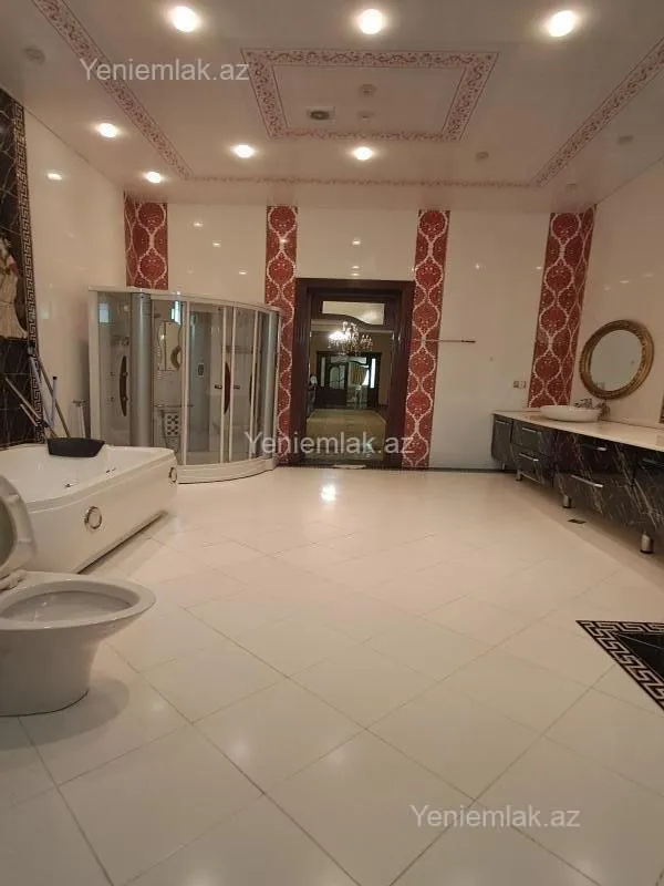 Satılır 12 otaqlı həyət evi 3000 m²