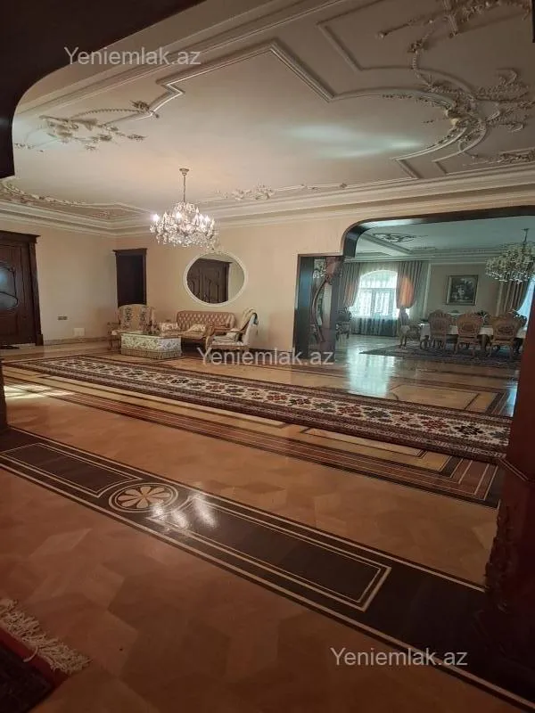 Satılır 12 otaqlı həyət evi 3000 m²