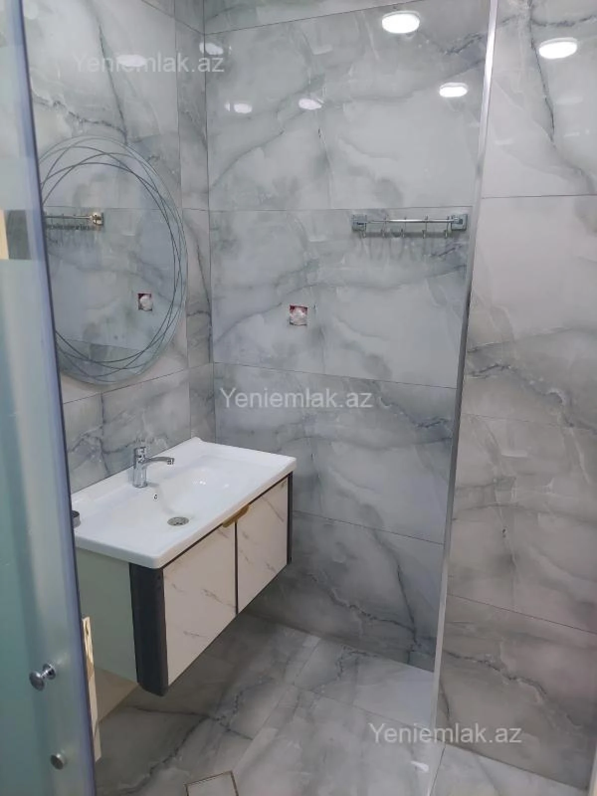 Satılır 3 otaqlı yeni tikili 115 m²