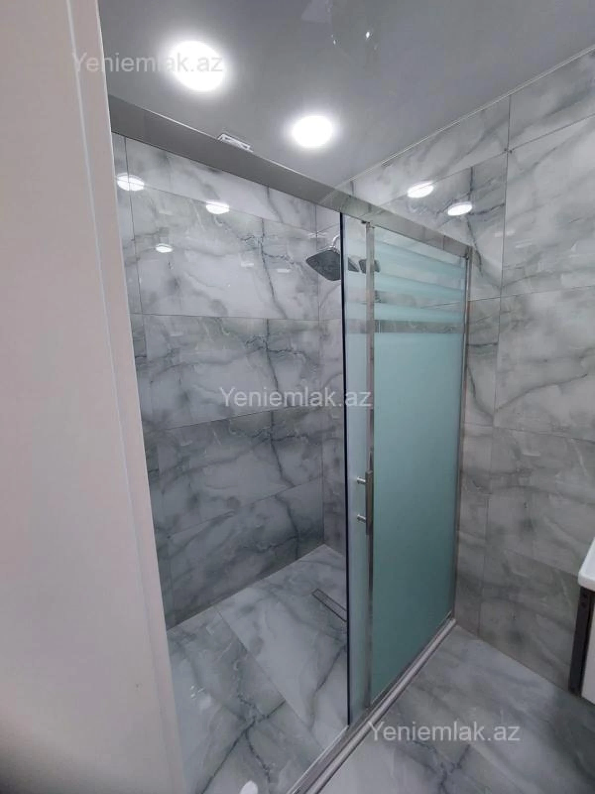 Satılır 3 otaqlı yeni tikili 115 m²