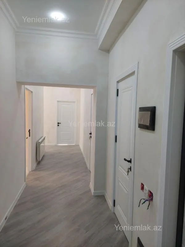 Satılır 3 otaqlı yeni tikili 115 m²