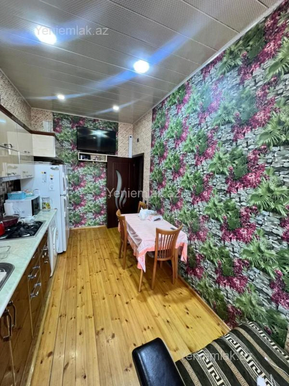 Satılır 7 otaqlı həyət evi 230 m²