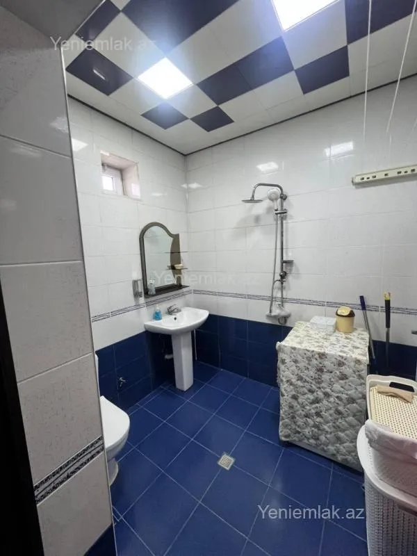Satılır 7 otaqlı həyət evi 230 m²