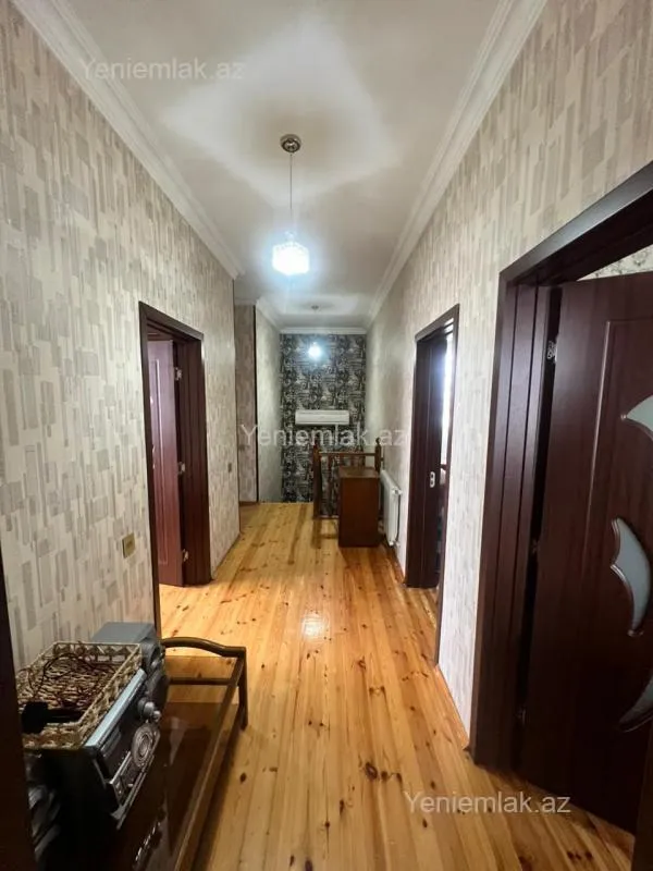 Satılır 7 otaqlı həyət evi 230 m²