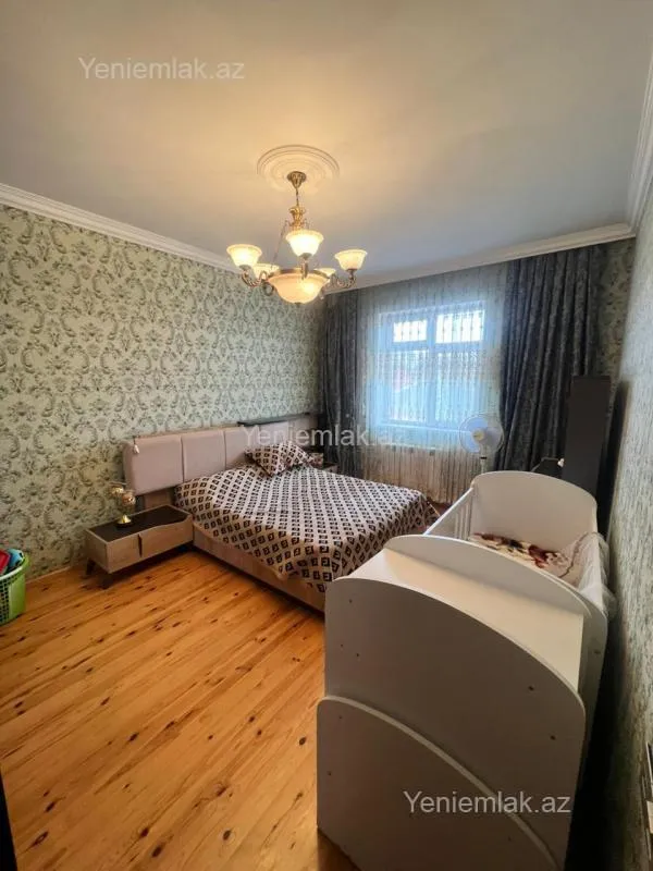 Satılır 7 otaqlı həyət evi 230 m²