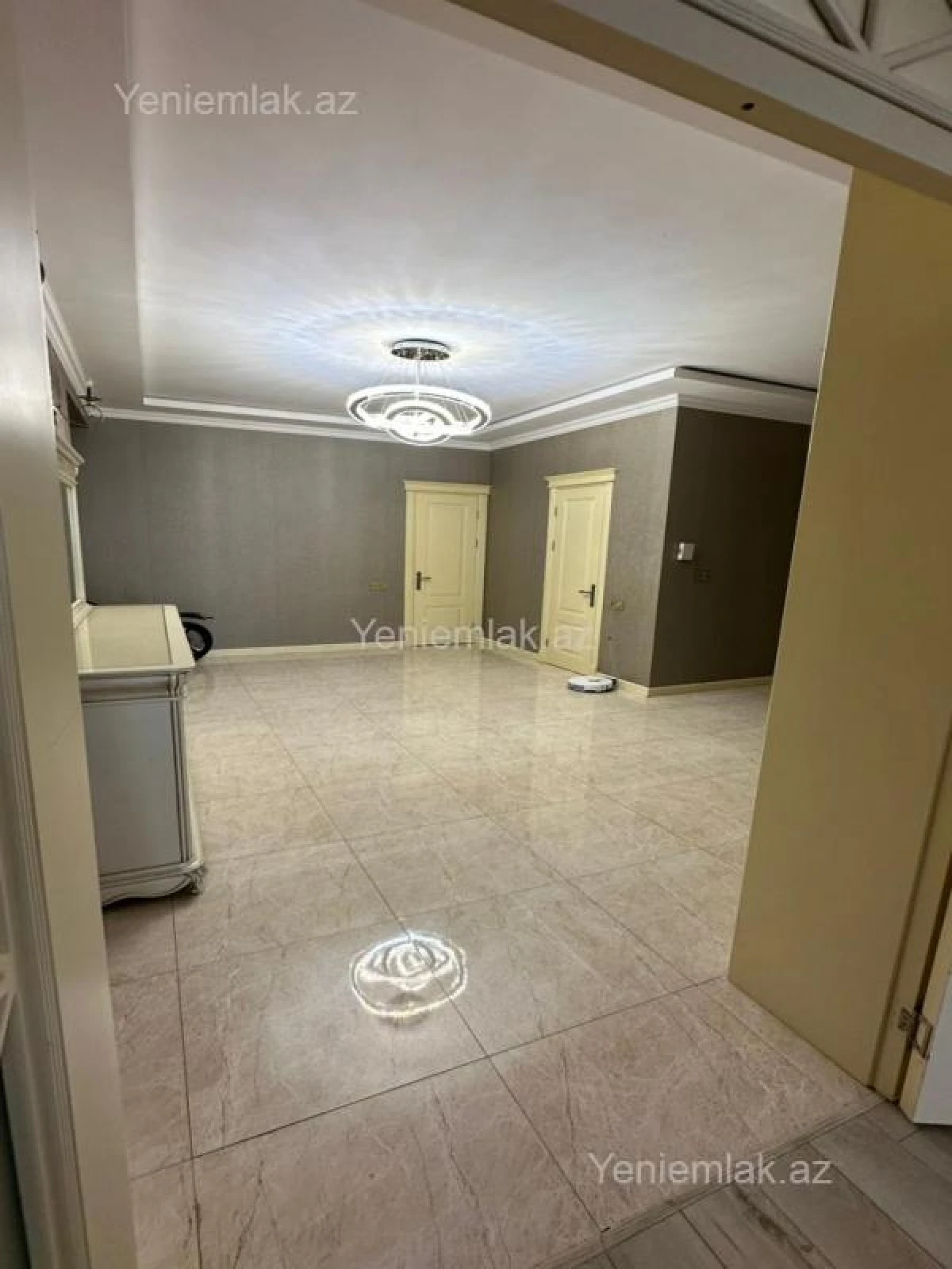 Satılır 3 otaqlı yeni tikili 155 m²