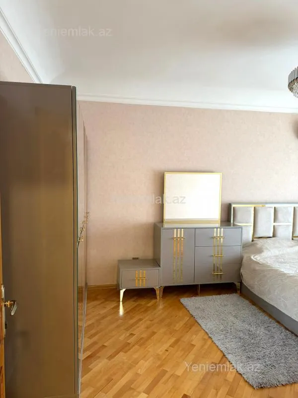 Satılır 3 otaqlı köhnə tikili 70 m²