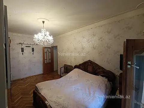 Satılır 4 otaqlı köhnə tikili 125 m²