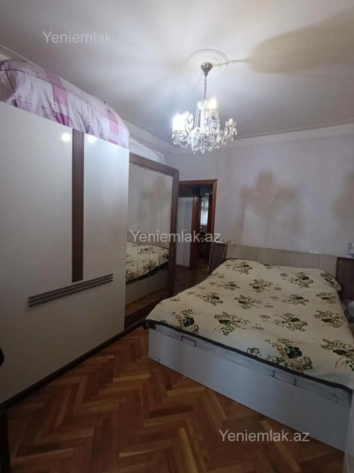 Satılır 4 otaqlı köhnə tikili 125 m²