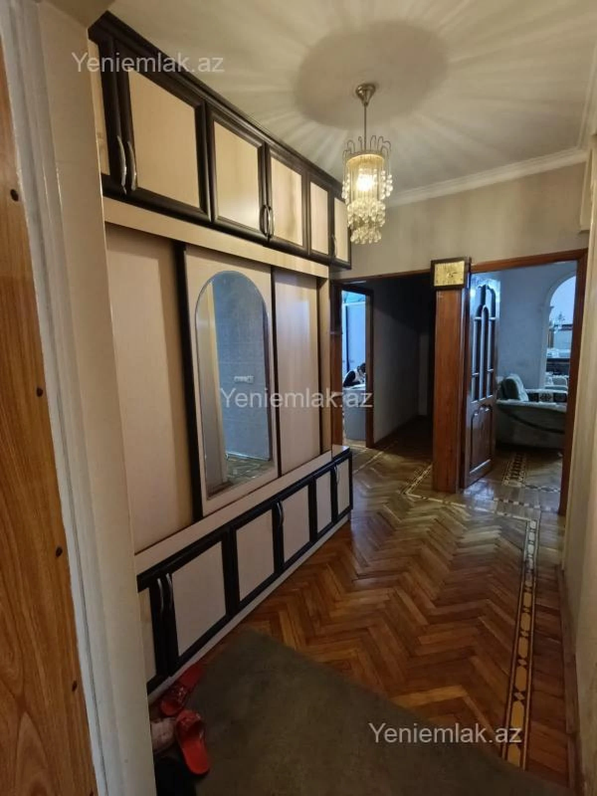 Satılır 4 otaqlı köhnə tikili 125 m²
