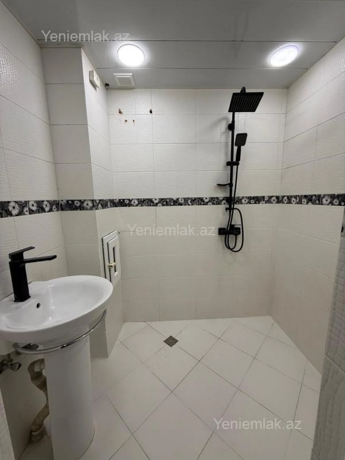 Satılır 2 otaqlı köhnə tikili 70 m²