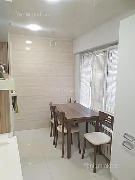 Satılır 2 otaqlı köhnə tikili 70 m²