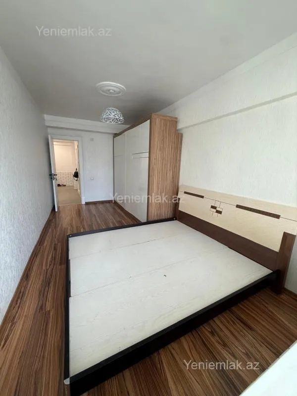 Satılır 2 otaqlı köhnə tikili 70 m²