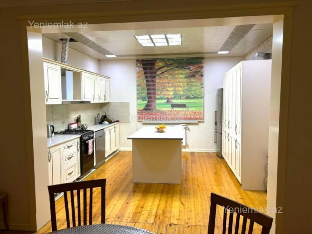 Satılır 7 otaqlı həyət evi 310 m²