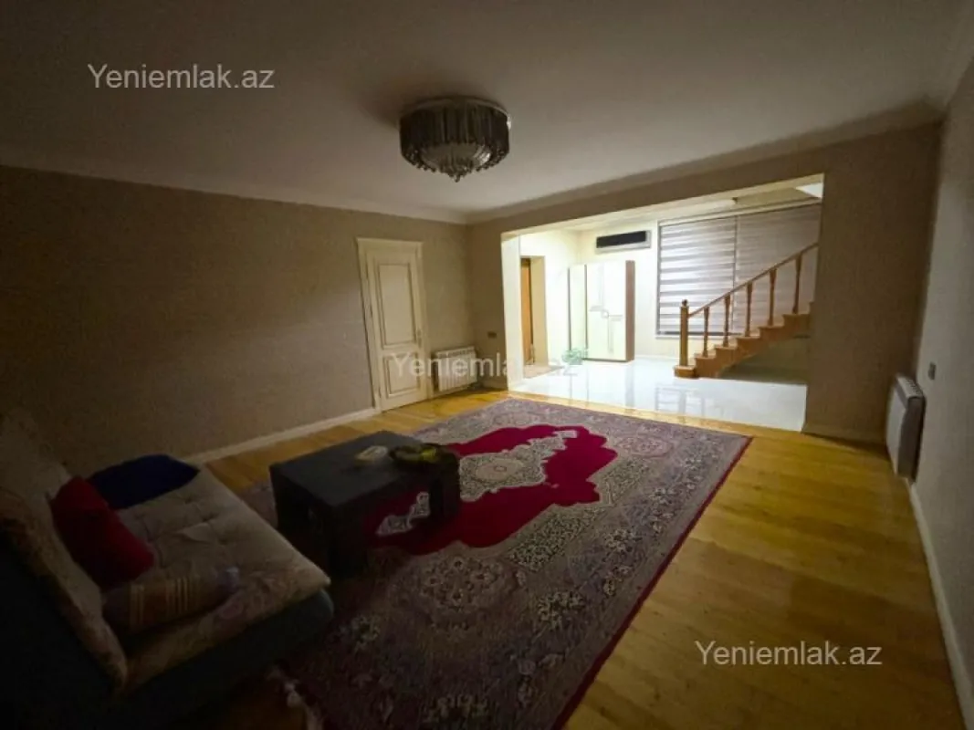 Satılır 7 otaqlı həyət evi 310 m²