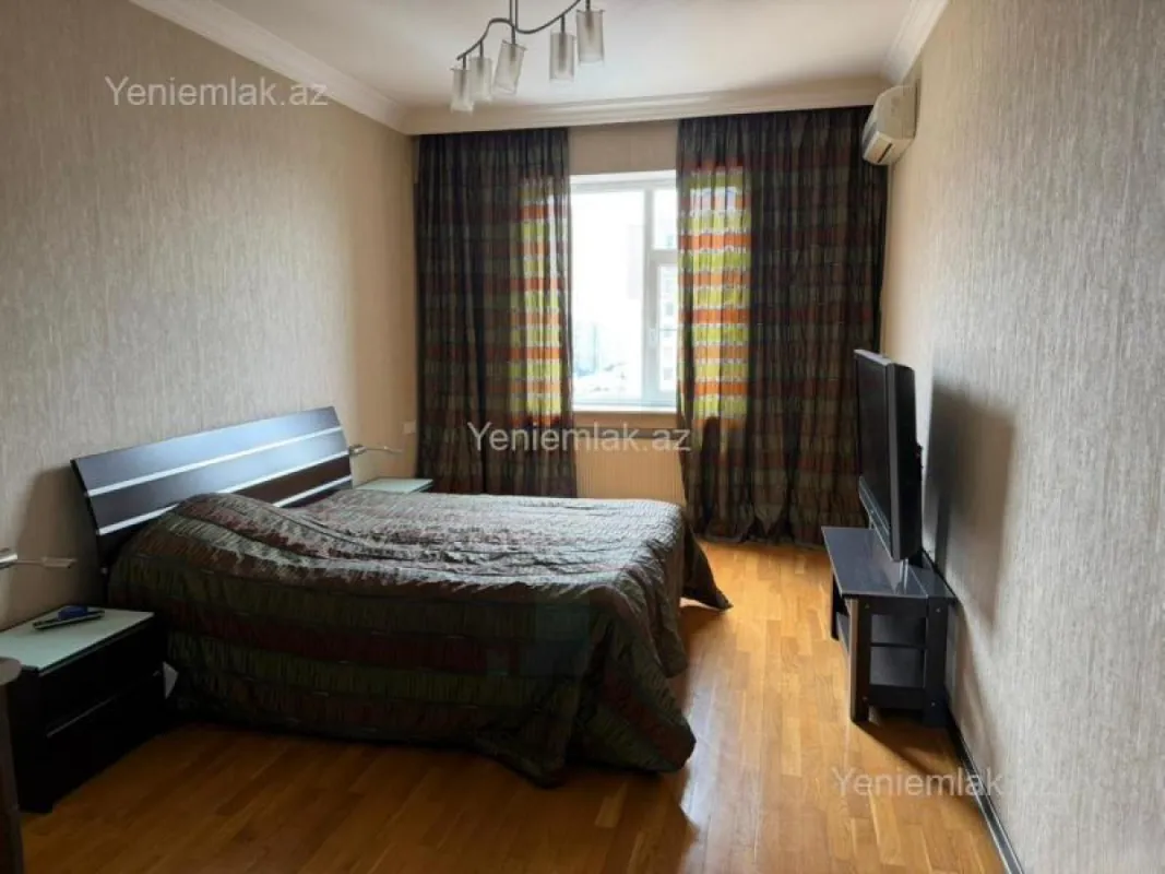 Satılır 3 otaqlı yeni tikili 140 m²