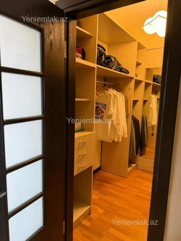 Satılır 3 otaqlı yeni tikili 140 m²