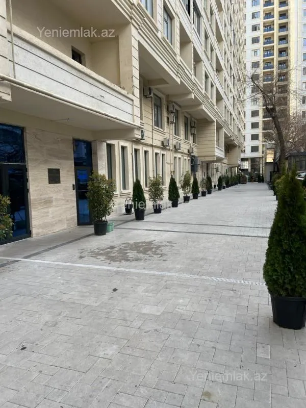 Satılır 3 otaqlı yeni tikili 117.7 m²