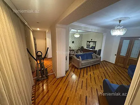 Satılır 4 otaqlı köhnə tikili 110 m²