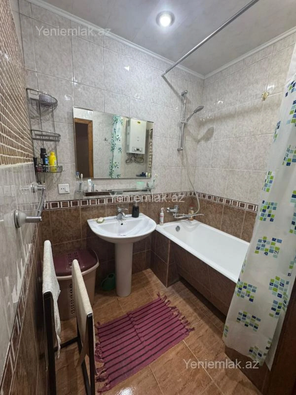 Satılır 4 otaqlı köhnə tikili 110 m²