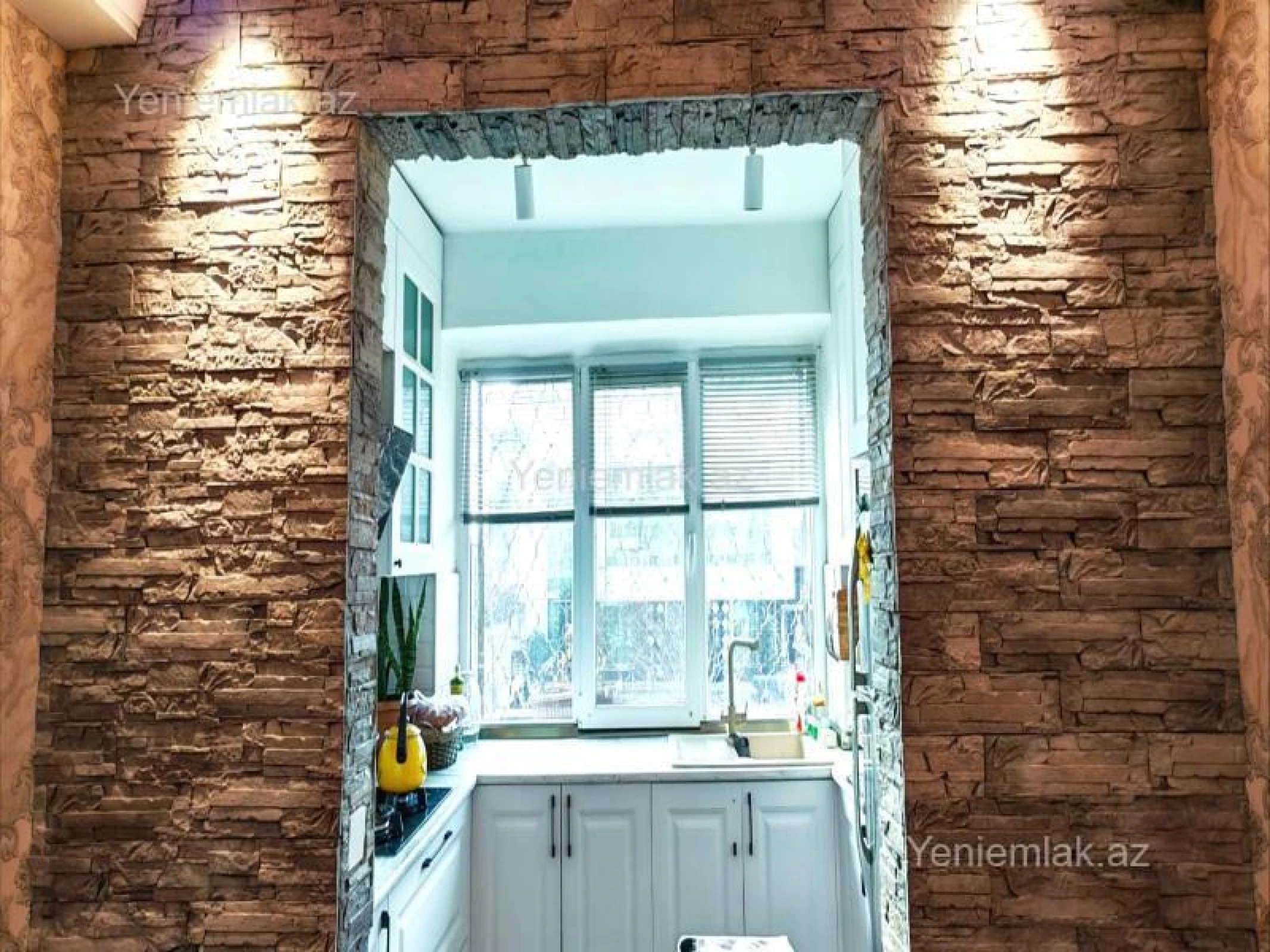 Satılır 3 otaqlı köhnə tikili 60 m²