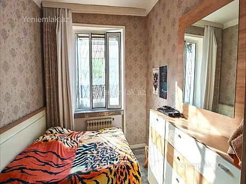 Satılır 3 otaqlı köhnə tikili 60 m²