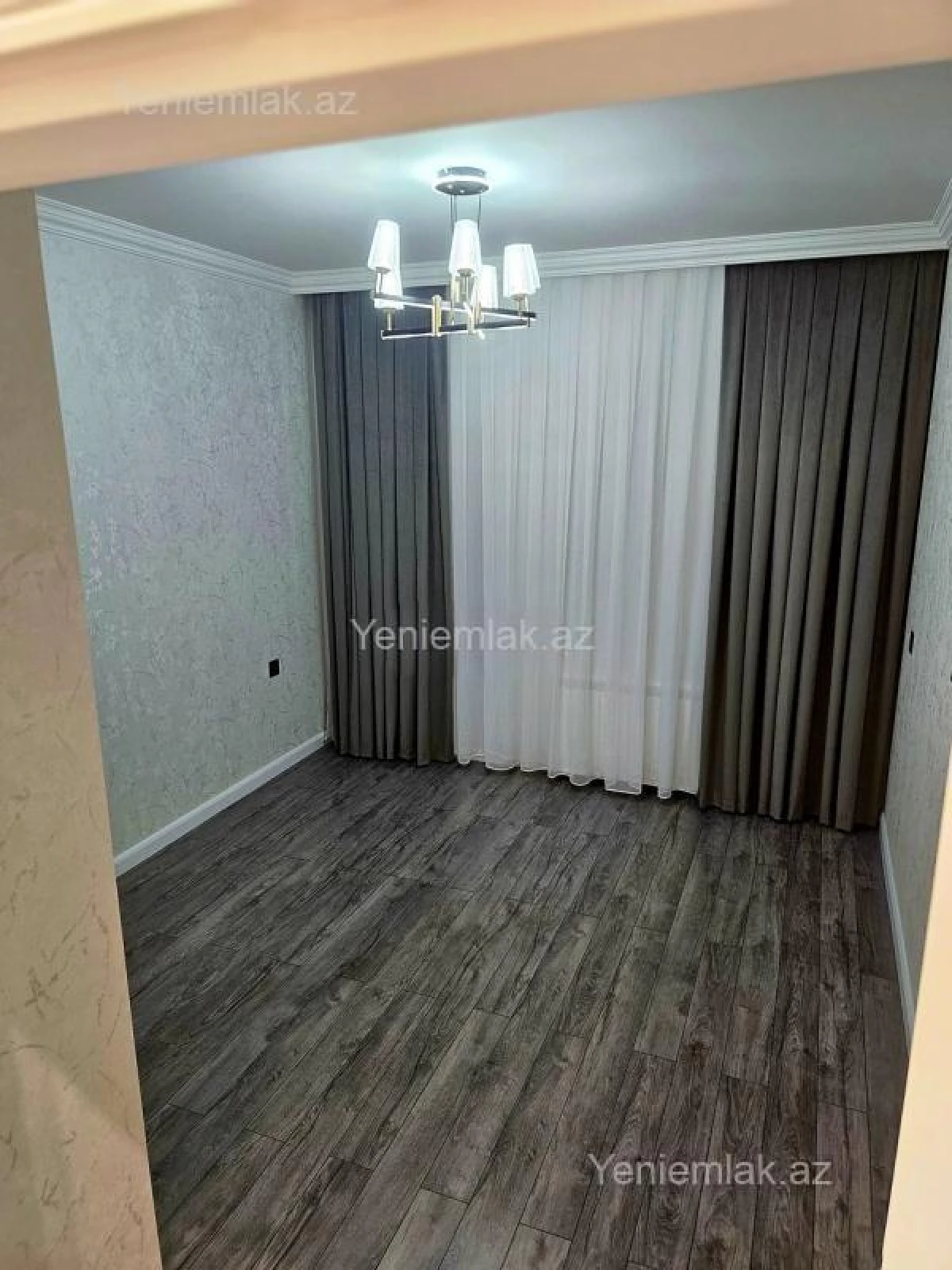 Satılır 2 otaqlı köhnə tikili 60 m²