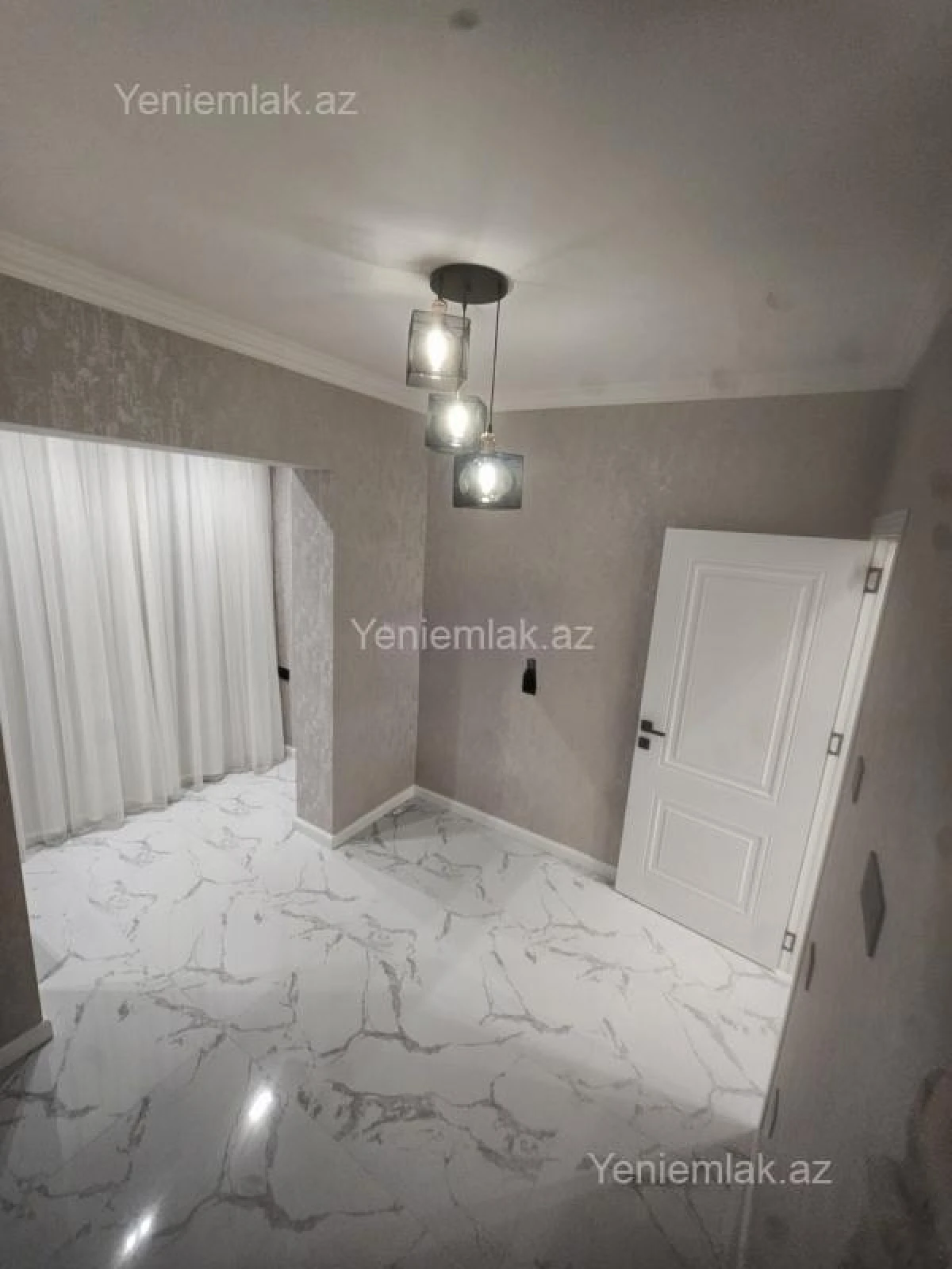 Satılır 2 otaqlı köhnə tikili 60 m²