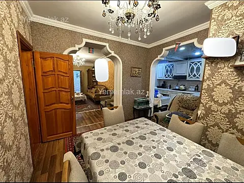 Satılır 4 otaqlı köhnə tikili 120 m²