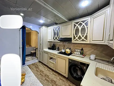 Satılır 4 otaqlı köhnə tikili 120 m²