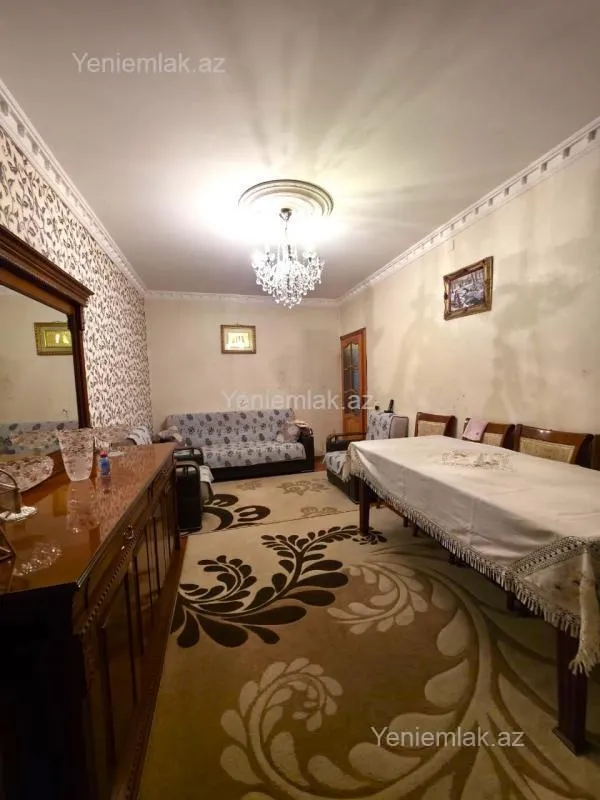 Satılır 6 otaqlı köhnə tikili 132 m²