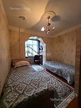 Satılır 6 otaqlı köhnə tikili 132 m²