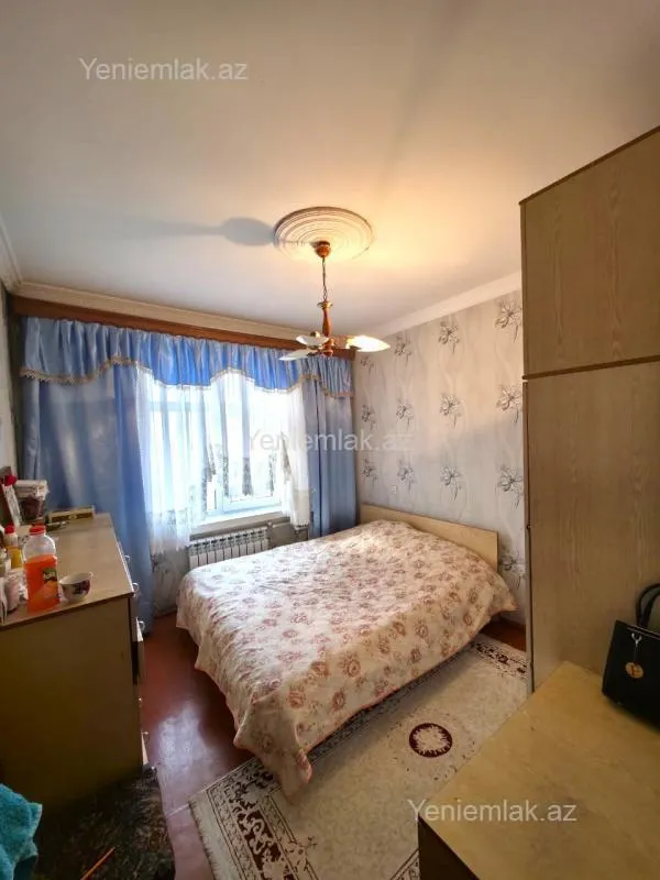 Satılır 6 otaqlı köhnə tikili 132 m²