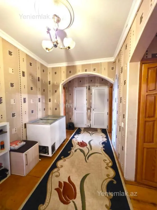 Satılır 6 otaqlı köhnə tikili 132 m²