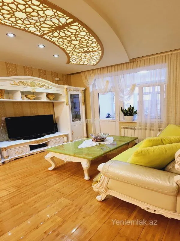 Satılır 3 otaqlı yeni tikili 140 m²