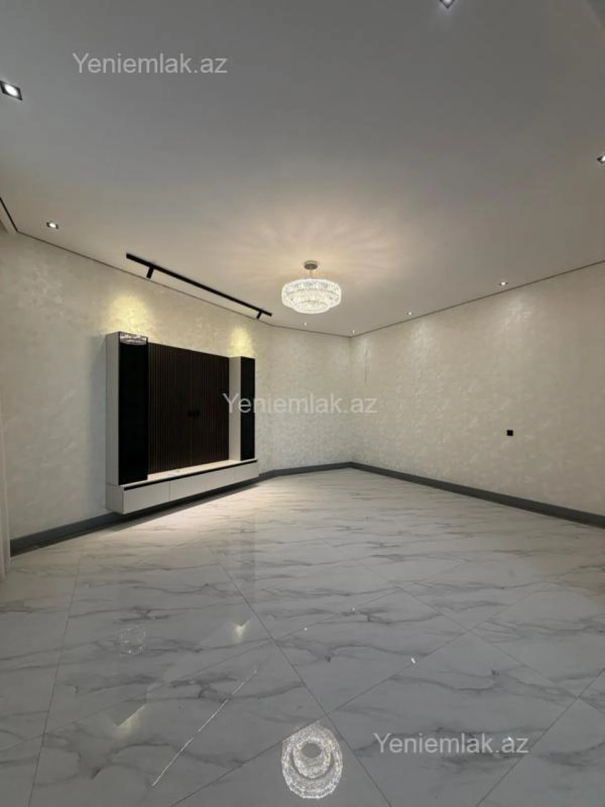 Satılır 5 otaqlı həyət evi 280 m²