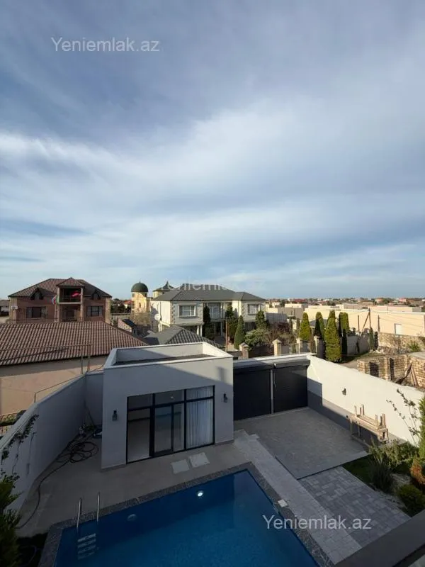 Satılır 5 otaqlı həyət evi 280 m²
