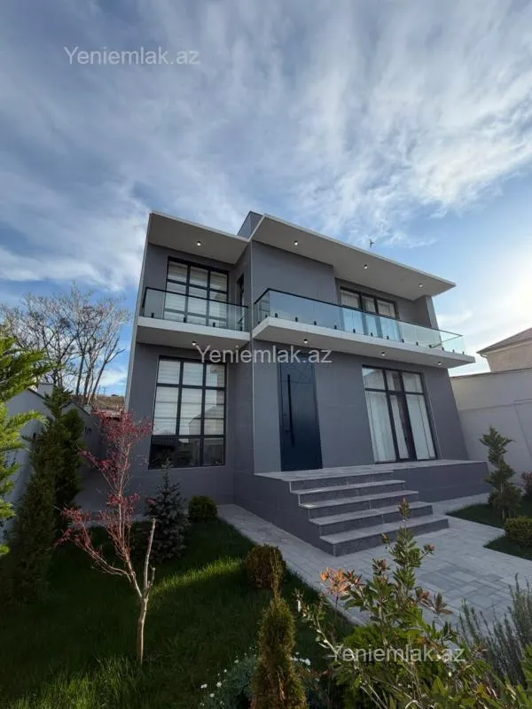 Satılır 5 otaqlı həyət evi 280 m²