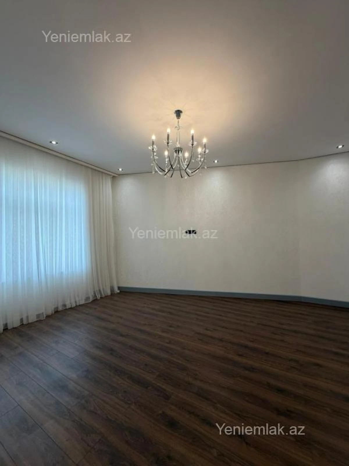 Satılır 5 otaqlı həyət evi 280 m²