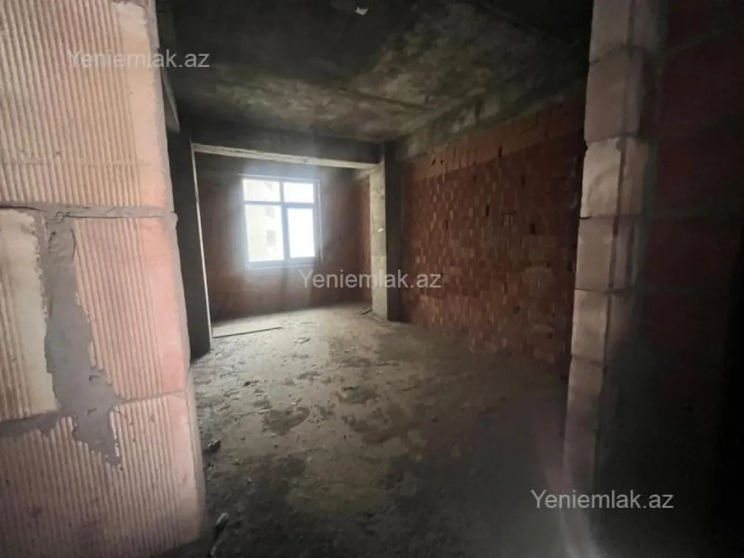 Satılır 4 otaqlı yeni tikili 185 m²