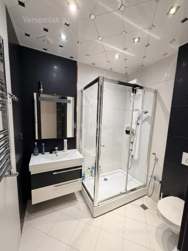 Satılır 4 otaqlı yeni tikili 147 m²