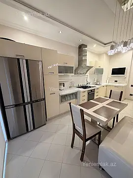 Satılır 4 otaqlı yeni tikili 147 m²