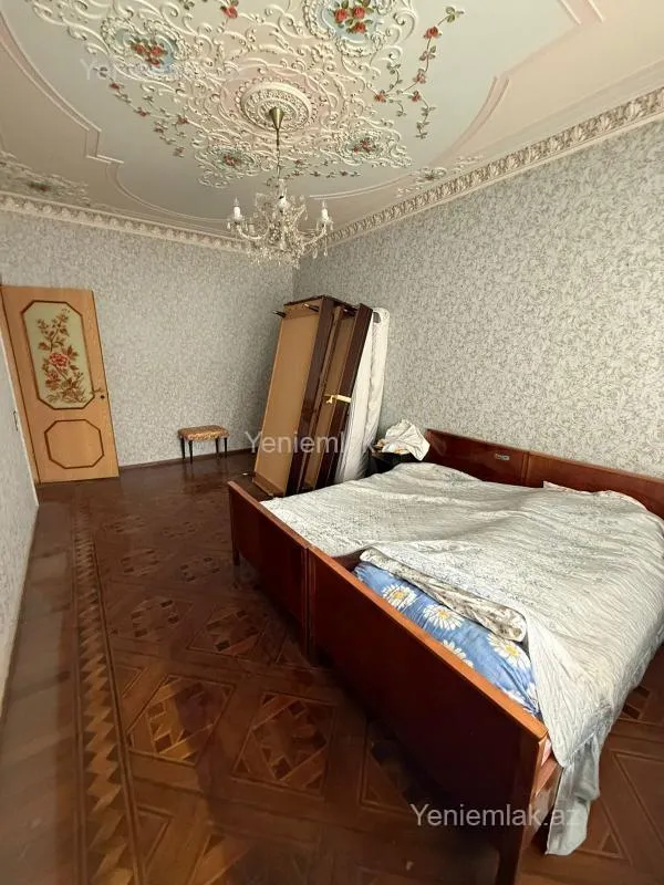 Satılır 5 otaqlı köhnə tikili 110 m²