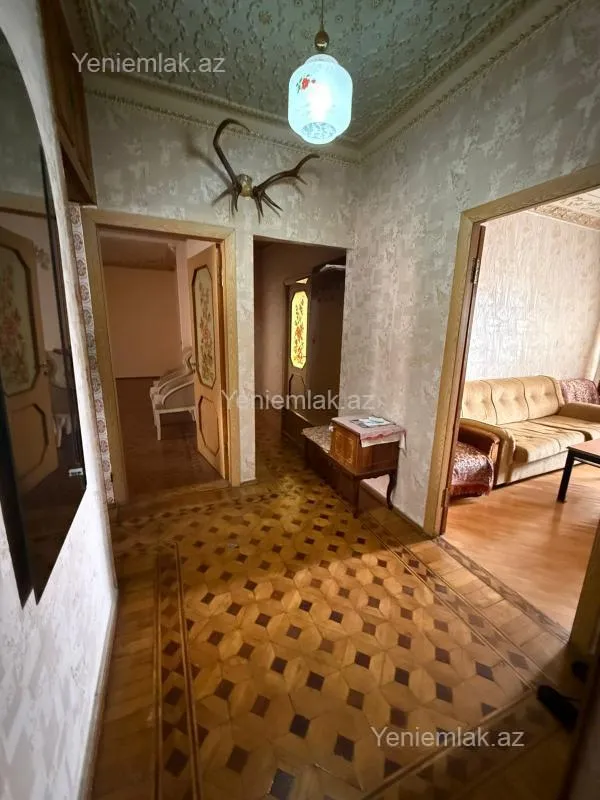 Satılır 5 otaqlı köhnə tikili 110 m²