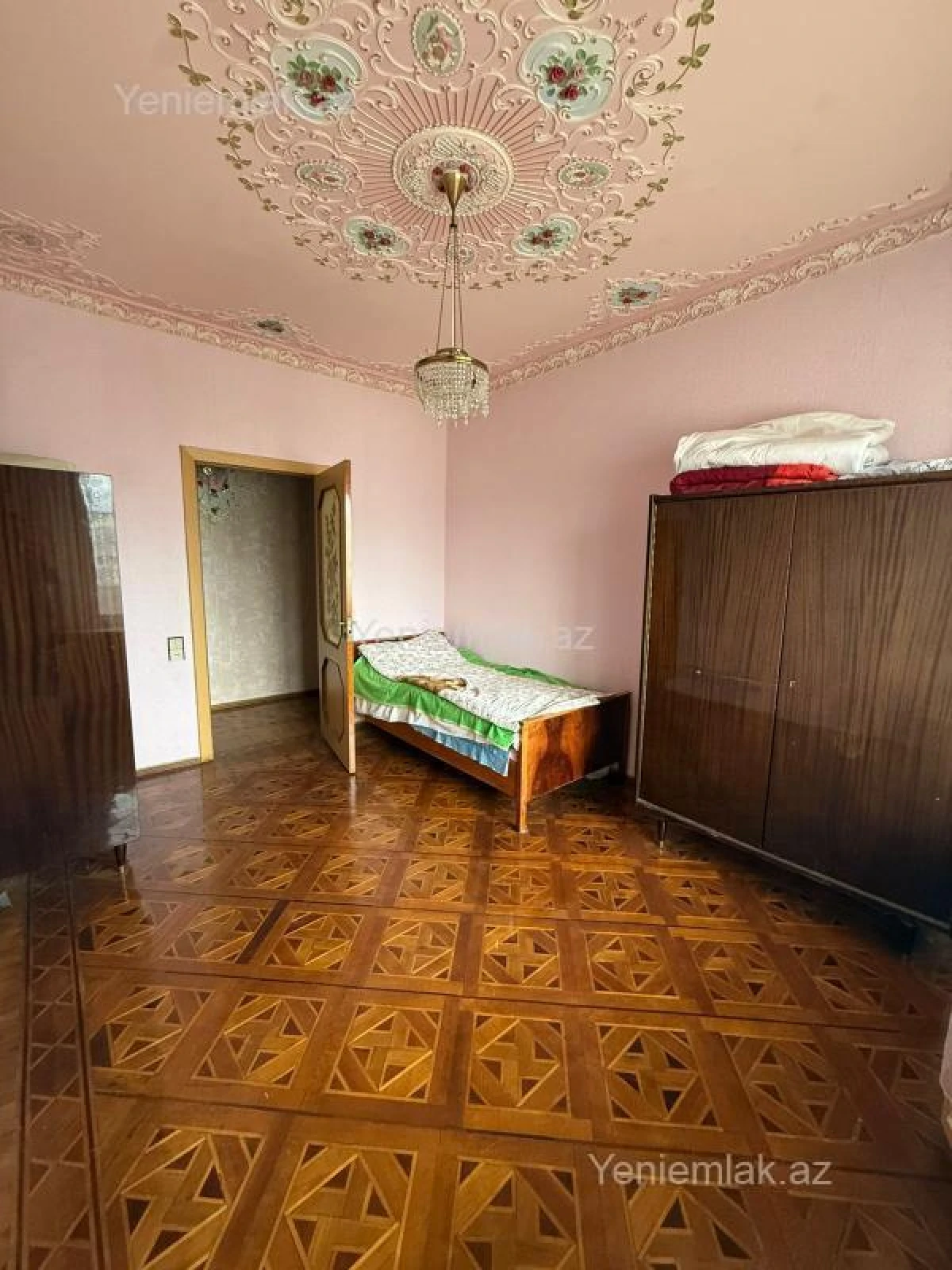 Satılır 5 otaqlı köhnə tikili 110 m²