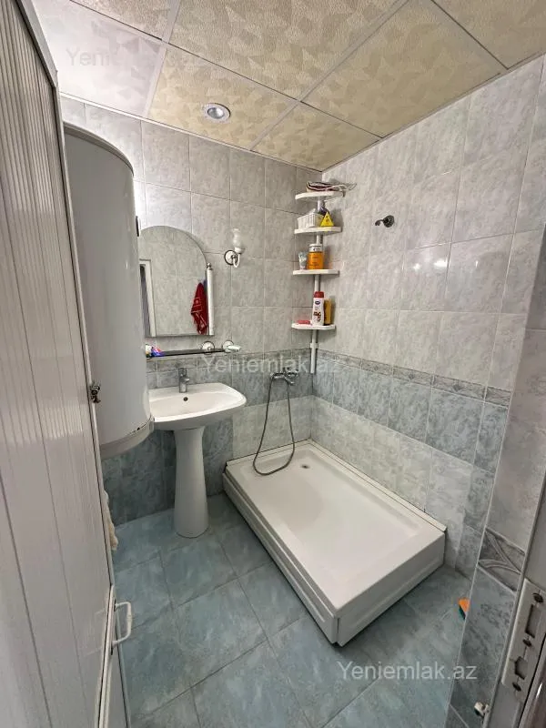 Satılır 5 otaqlı köhnə tikili 110 m²