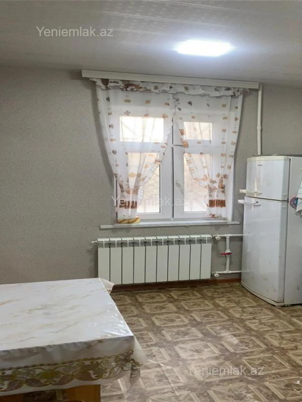 Satılır 3 otaqlı köhnə tikili 70 m²